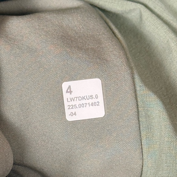 NWT Lululemon Pace Rival High-Rise 5” Shorts Size 4 Fog Green - Picture 7 of 7